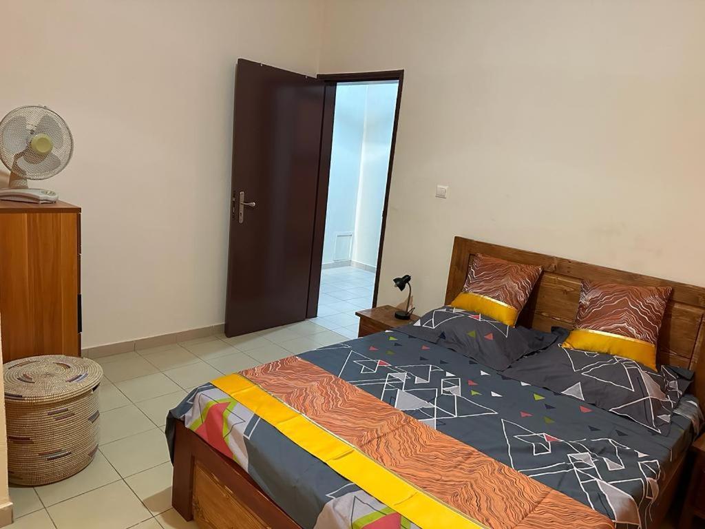Appartement Spacieux Chez Keur Matou - F2 Дакар Экстерьер фото
